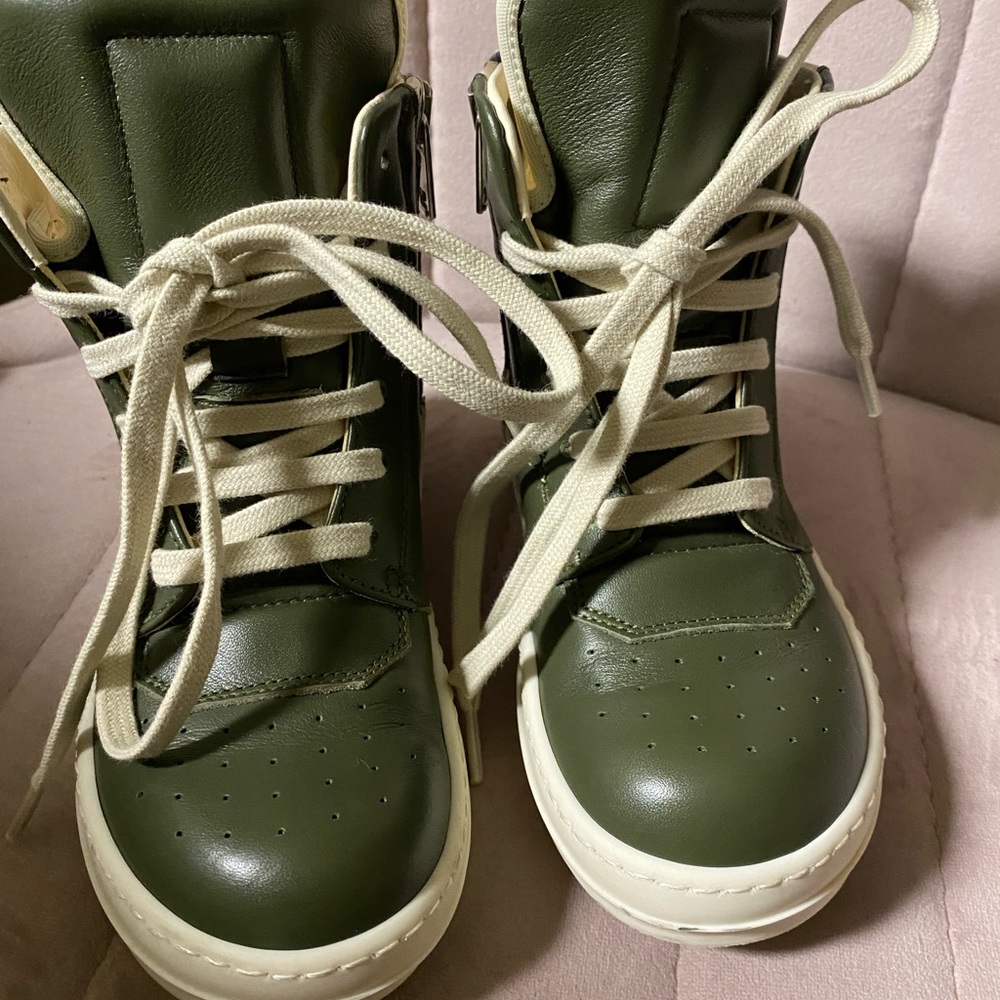 Rick Owens geobasket  high top sneakers in green and off white. Size 27 US 10.5